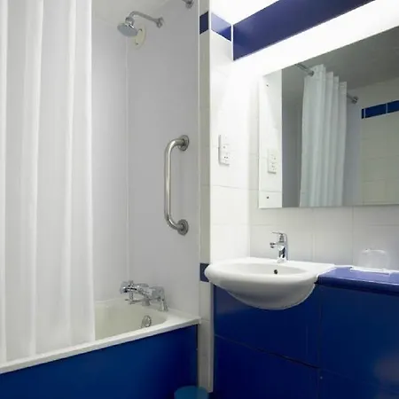 Travelodge In Furness Hotell 3*
